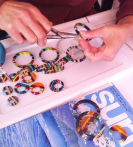 Making-surfboard-resin-earrings-FB