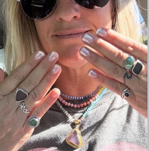 marion-showing-her-rings